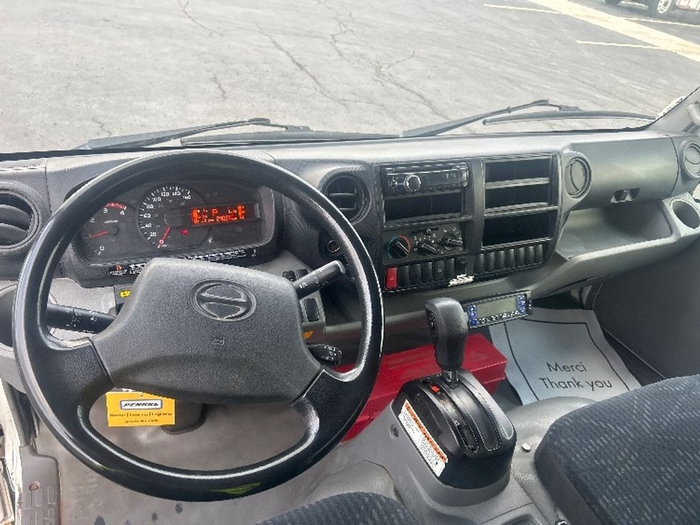 Refrigerated Truck-Light and Medium Duty Trucks-Hino-2019-195-Mississauga-ON-291,281\n\t\tkm-$ 56,250 - Image 16