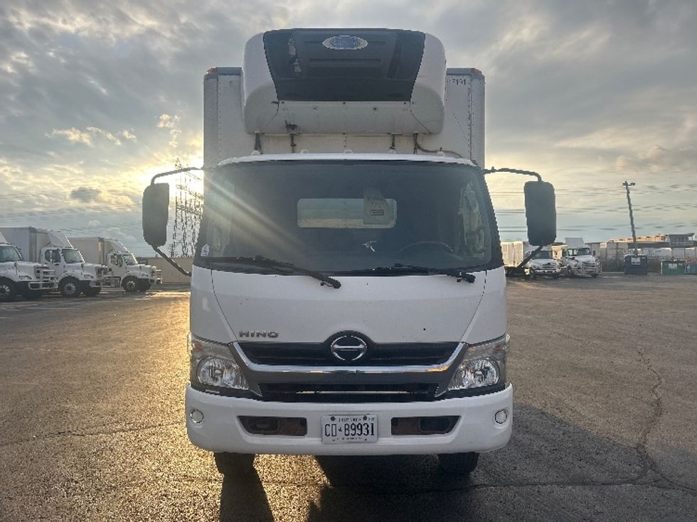 Refrigerated Truck-Light and Medium Duty Trucks-Hino-2019-195-Mississauga-ON-291,281\n\t\tkm-$ 56,250 - Image 2