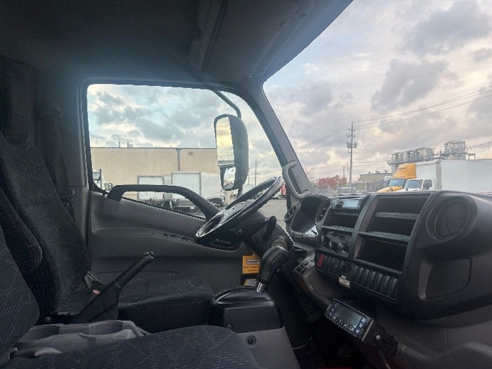 Refrigerated Truck-Light and Medium Duty Trucks-Hino-2019-195-Mississauga-ON-291,281\n\t\tkm-$ 56,250 - Image 21