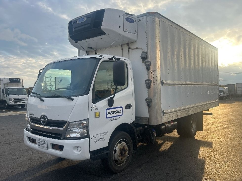 Refrigerated Truck-Light and Medium Duty Trucks-Hino-2019-195-Mississauga-ON-291,281\n\t\tkm-$ 56,250 - Image 3