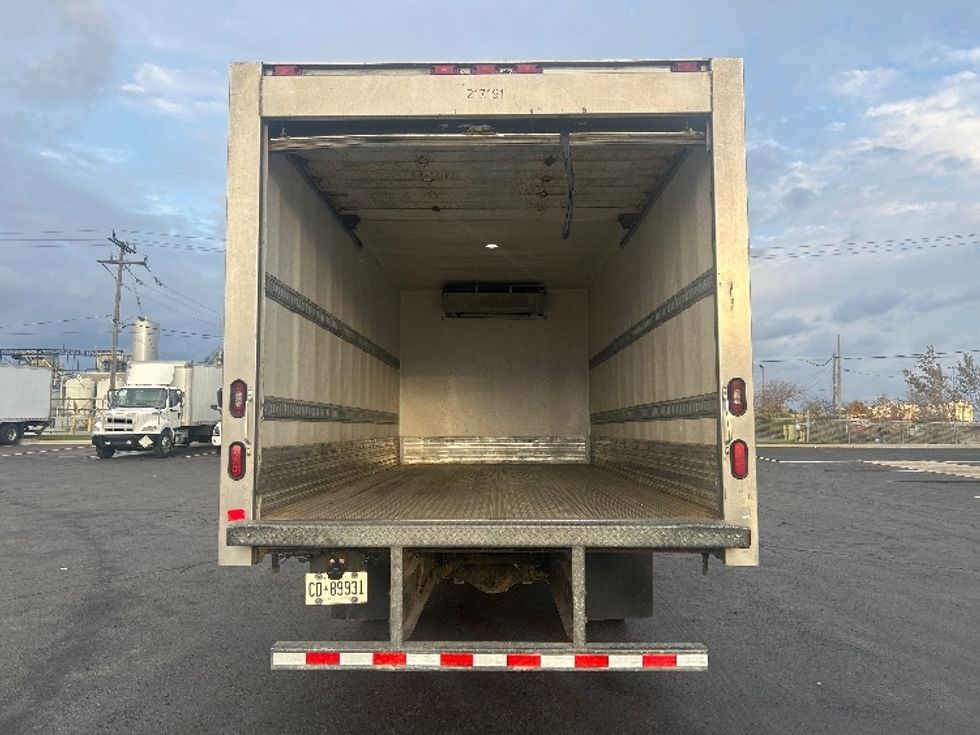 Refrigerated Truck-Light and Medium Duty Trucks-Hino-2019-195-Mississauga-ON-291,281\n\t\tkm-$ 56,250 - Image 8