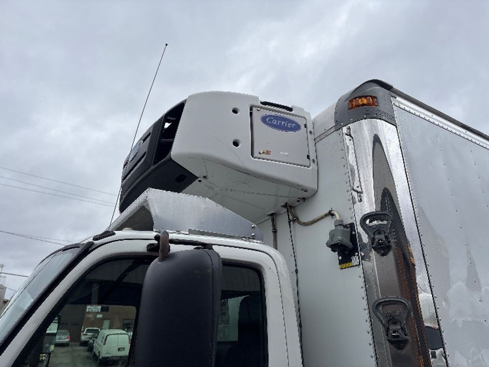Refrigerated Truck-Light and Medium Duty Trucks-Hino-2019-195-Mississauga-ON-359,358\n\t\tkm-$ 39,500 - Image 24