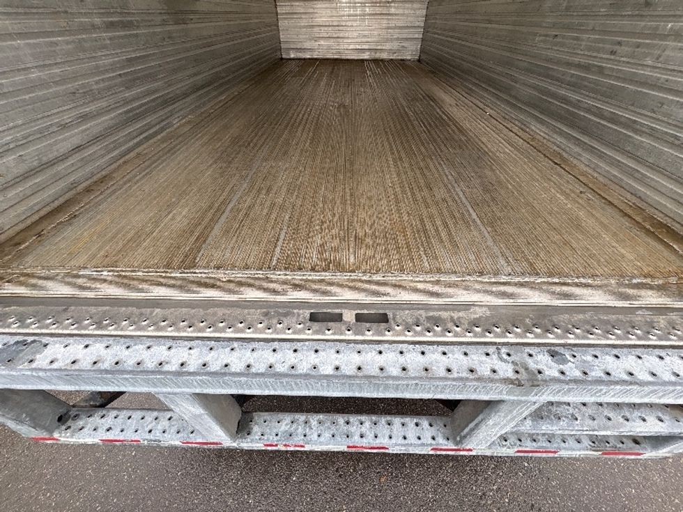 Refrigerated Truck-Light and Medium Duty Trucks-Hino-2019-195-Mississauga-ON-359,358\n\t\tkm-$ 39,500 - Image 9