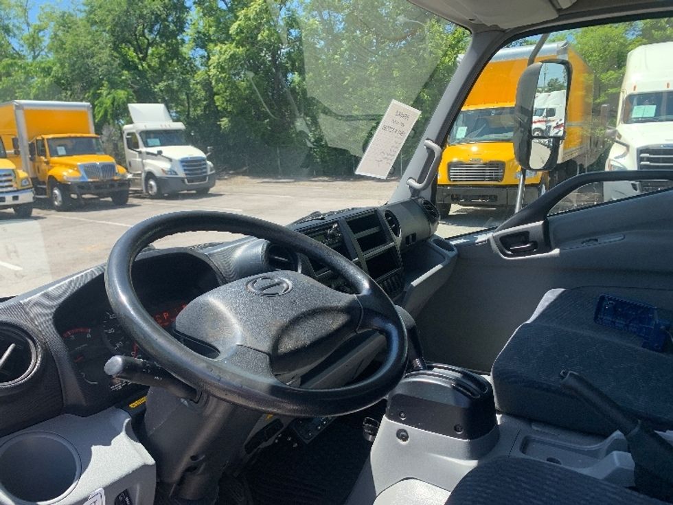 Refrigerated Truck-Light and Medium Duty Trucks-Hino-2019-195-Nashville (Mount Juliet)-TN-144,118\n\t\tmiles-$ 46,250 - Image 17
