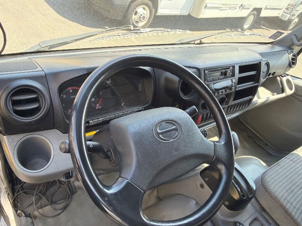 Refrigerated Truck-Light and Medium Duty Trucks-Hino-2019-195-North Bergen-NJ-96,103\n\t\tmiles-$ 49,750 - Image 18