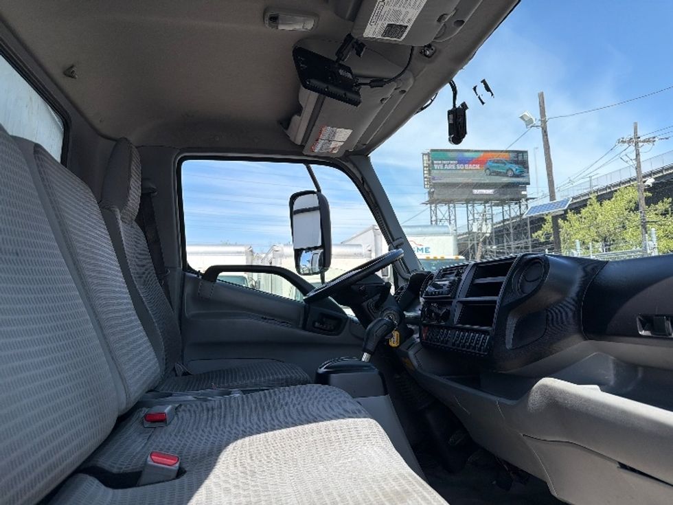 Refrigerated Truck-Light and Medium Duty Trucks-Hino-2019-195-North Bergen-NJ-96,103\n\t\tmiles-$ 49,750 - Image 23