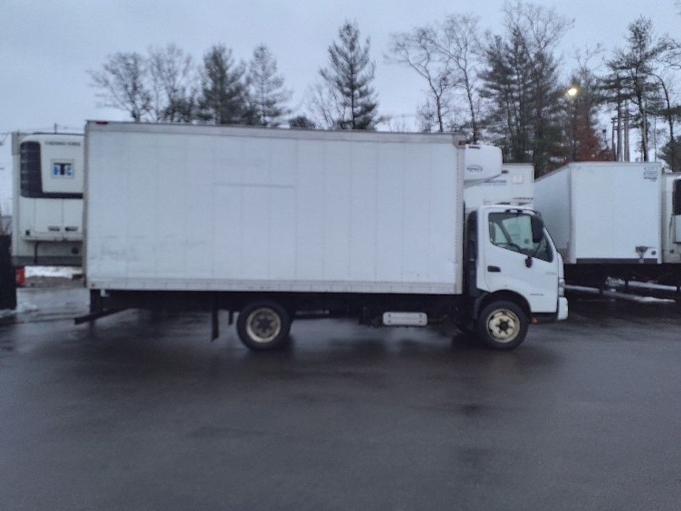 Refrigerated Truck-Light and Medium Duty Trucks-Hino-2019-195-Norton-MA-92,670\n\t\tmiles-$ 47,500 - Image 15