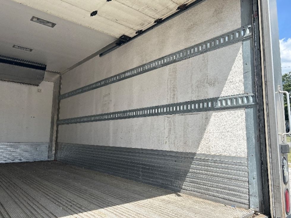 Refrigerated Truck-Light and Medium Duty Trucks-Hino-2019-195-Prince George-VA-119,122\n\t\tmiles-$ 52,750 - Image 12