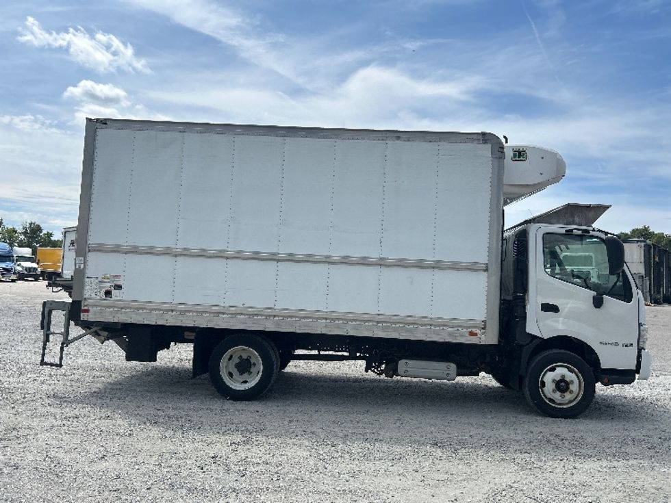Refrigerated Truck-Light and Medium Duty Trucks-Hino-2019-195-Prince George-VA-119,122\n\t\tmiles-$ 52,750 - Image 15