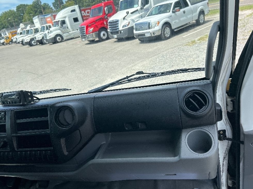 Refrigerated Truck-Light and Medium Duty Trucks-Hino-2019-195-Prince George-VA-119,122\n\t\tmiles-$ 52,750 - Image 21