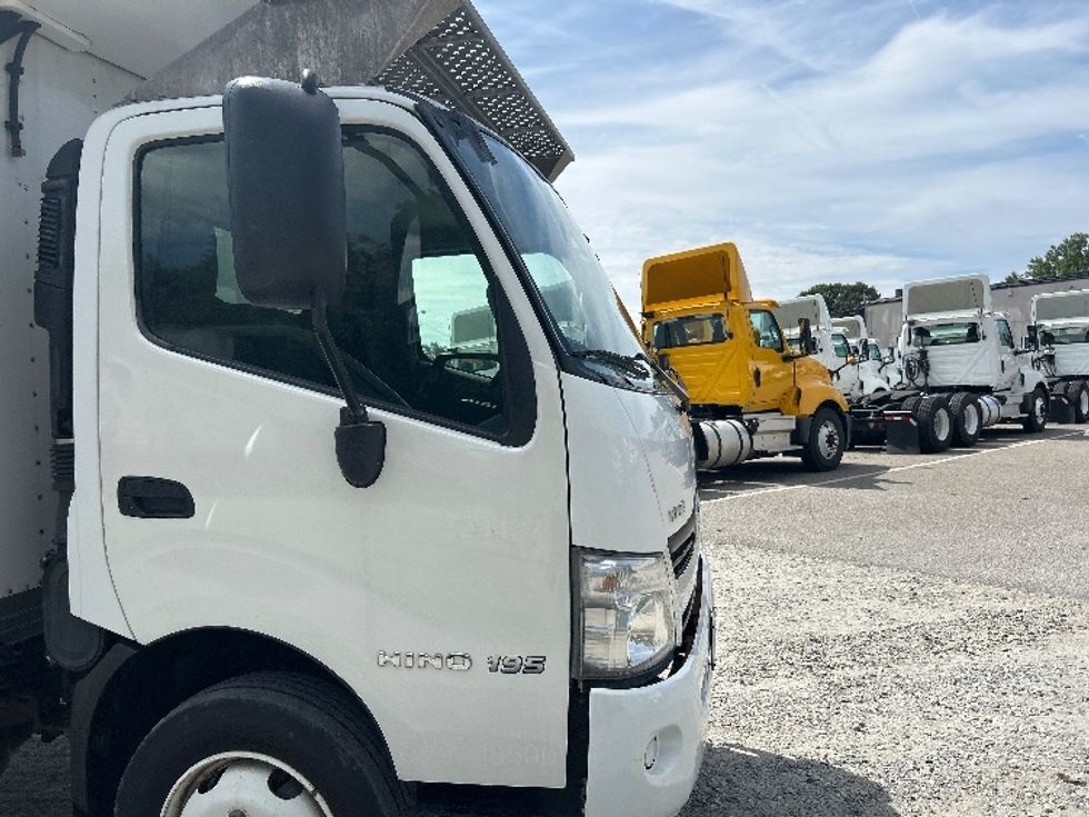 Refrigerated Truck-Light and Medium Duty Trucks-Hino-2019-195-Prince George-VA-119,122\n\t\tmiles-$ 52,750 - Image 24