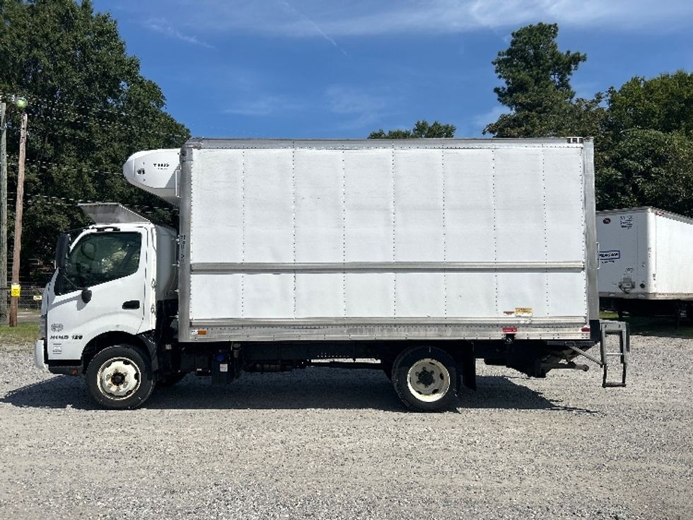 Refrigerated Truck-Light and Medium Duty Trucks-Hino-2019-195-Prince George-VA-119,122\n\t\tmiles-$ 52,750 - Image 4