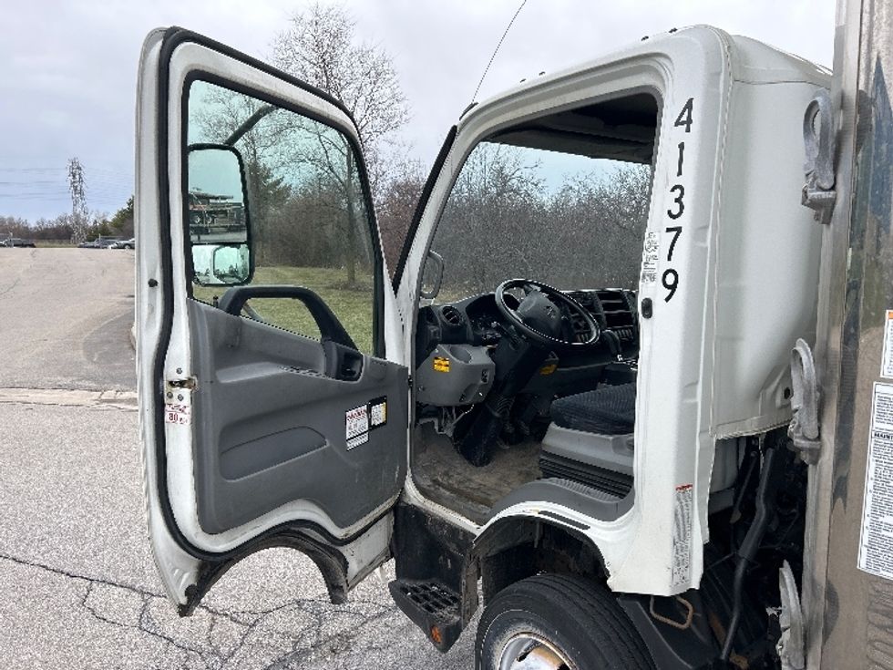 Refrigerated Truck-Light and Medium Duty Trucks-Hino-2019-195-Rochester-NY-135,497\n\t\tmiles-$ 43,250 - Image 16