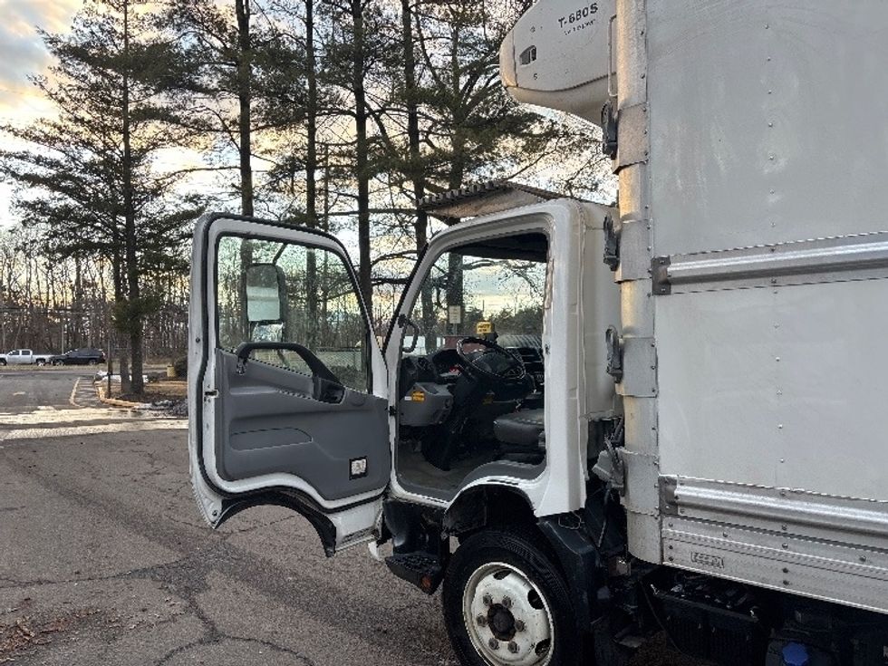 Refrigerated Truck-Light and Medium Duty Trucks-Hino-2019-195-South Plainfield-NJ-134,650\n\t\tmiles-$ 46,250 - Image 16