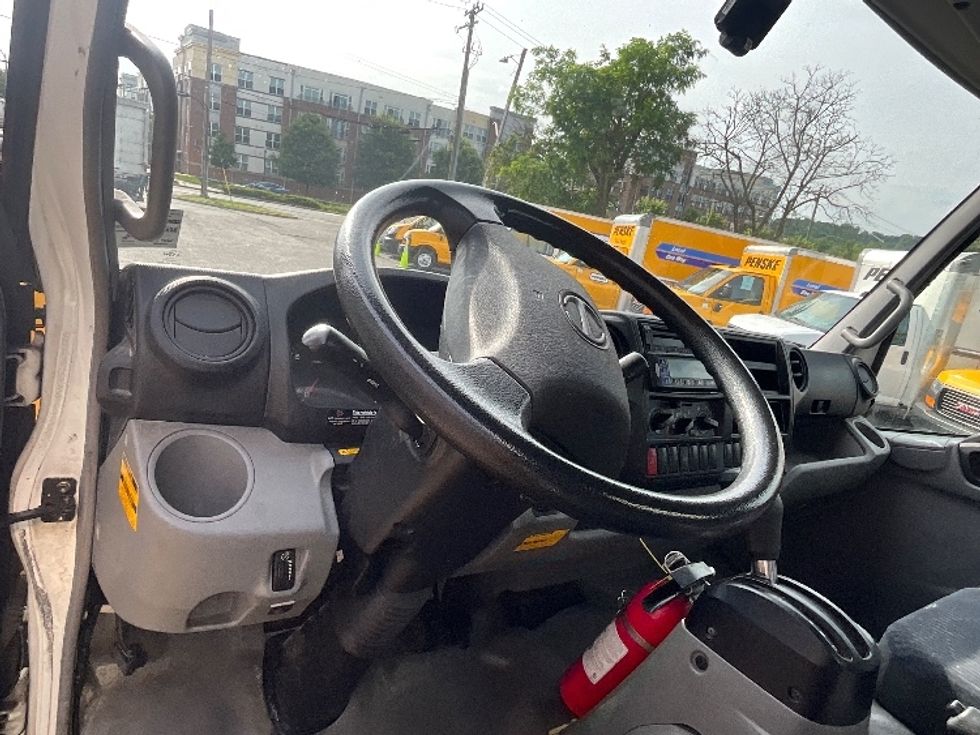 Refrigerated Truck-Light and Medium Duty Trucks-Hino-2019-195-Sterling-VA-92,720\n\t\tmiles-$ 52,250 - Image 17