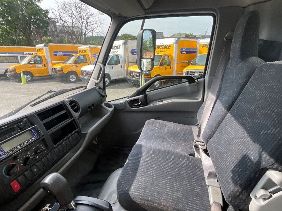 Refrigerated Truck-Light and Medium Duty Trucks-Hino-2019-195-Sterling-VA-92,720\n\t\tmiles-$ 52,250 - Image 19