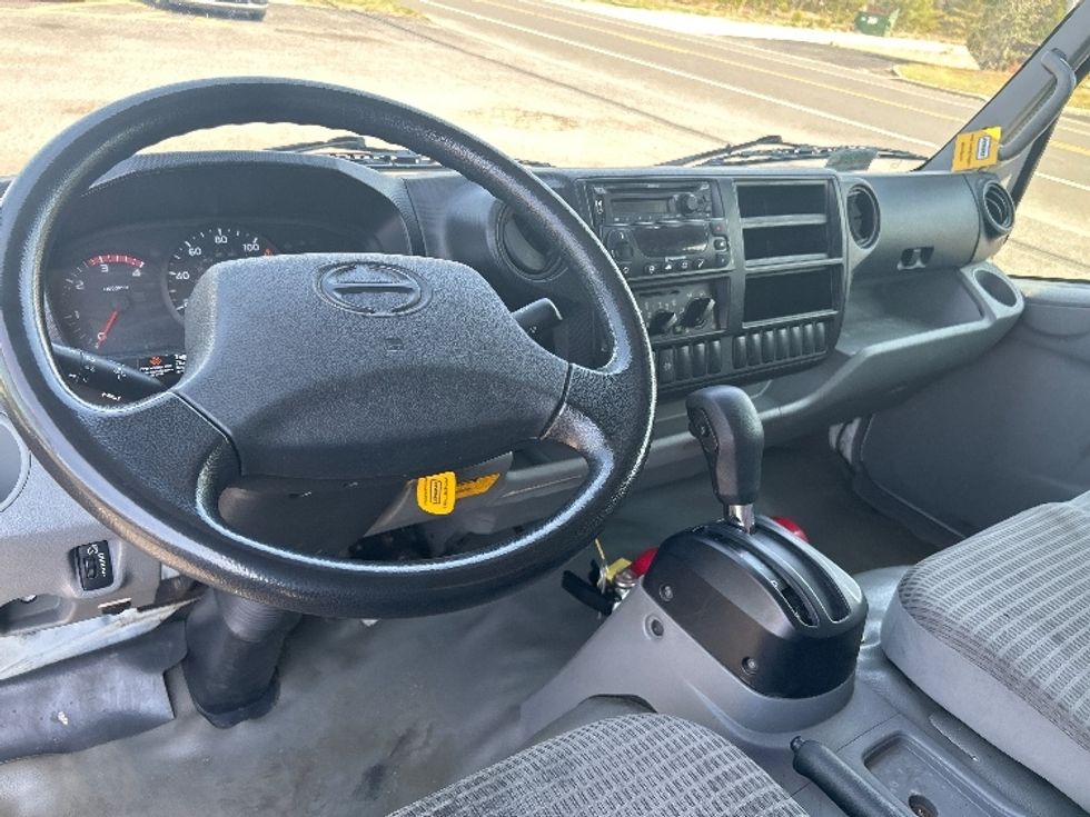 Refrigerated Truck-Light and Medium Duty Trucks-Hino-2019-195-Swedesboro-NJ-104,892\n\t\tmiles-$ 45,250 - Image 17