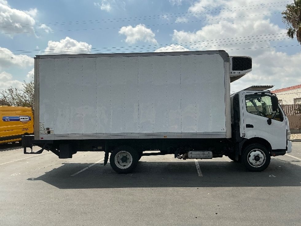 Refrigerated Truck-Light and Medium Duty Trucks-Hino-2019-195-Torrance-CA-112,661\n\t\tmiles-$ 52,250 - Image 15