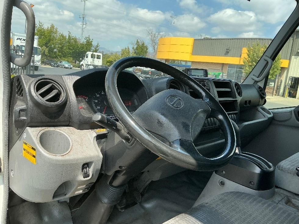 Refrigerated Truck-Light and Medium Duty Trucks-Hino-2019-195-Torrance-CA-112,661\n\t\tmiles-$ 52,250 - Image 17