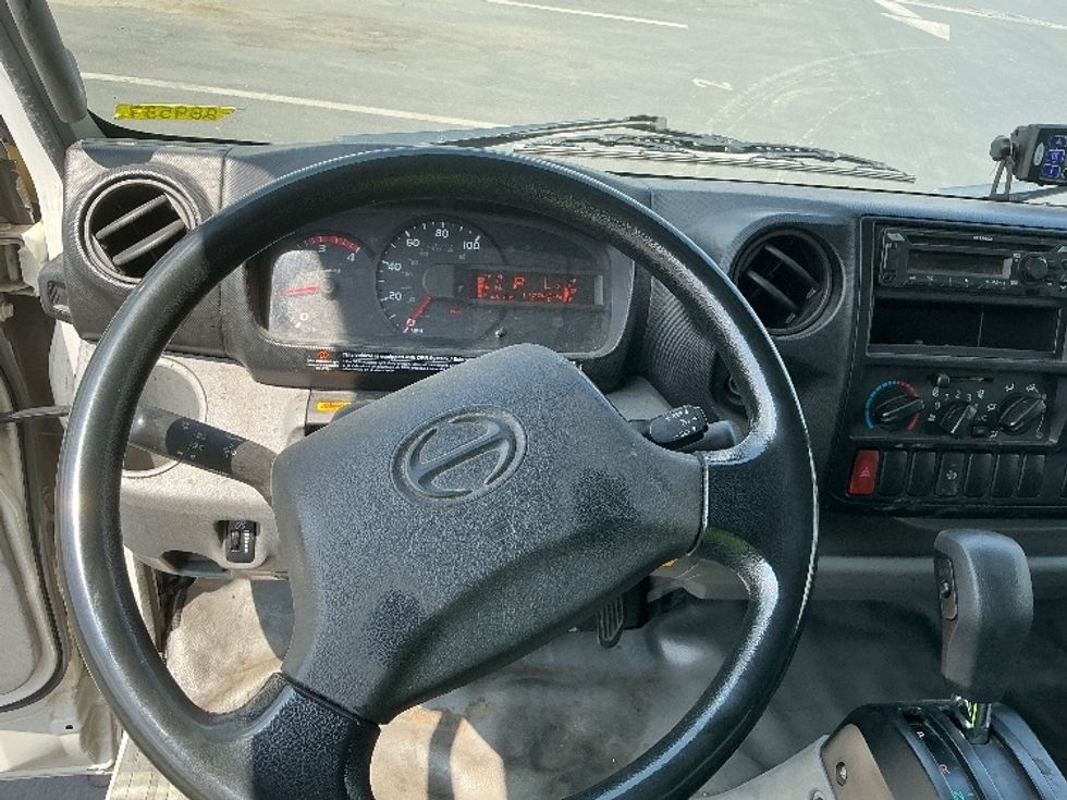 Refrigerated Truck-Light and Medium Duty Trucks-Hino-2019-195-Torrance-CA-112,661\n\t\tmiles-$ 52,250 - Image 18