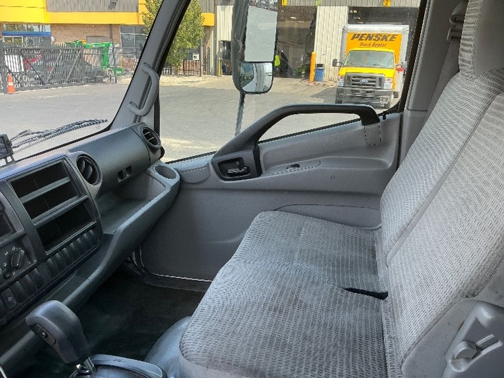 Refrigerated Truck-Light and Medium Duty Trucks-Hino-2019-195-Torrance-CA-112,661\n\t\tmiles-$ 52,250 - Image 19