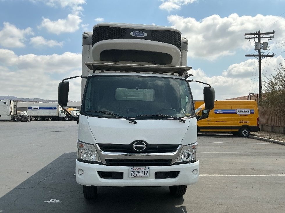Refrigerated Truck-Light and Medium Duty Trucks-Hino-2019-195-Torrance-CA-112,661\n\t\tmiles-$ 52,250 - Image 2