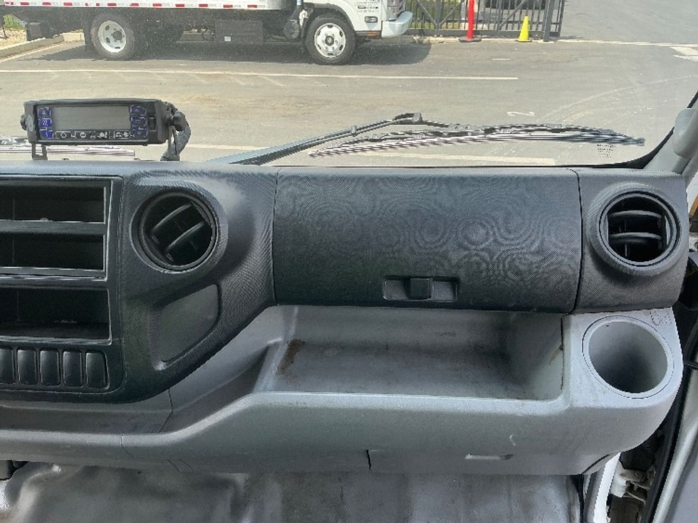 Refrigerated Truck-Light and Medium Duty Trucks-Hino-2019-195-Torrance-CA-112,661\n\t\tmiles-$ 52,250 - Image 21