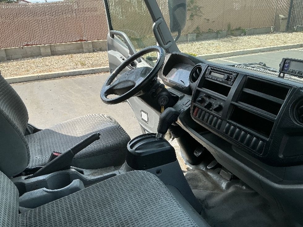 Refrigerated Truck-Light and Medium Duty Trucks-Hino-2019-195-Torrance-CA-112,661\n\t\tmiles-$ 52,250 - Image 22