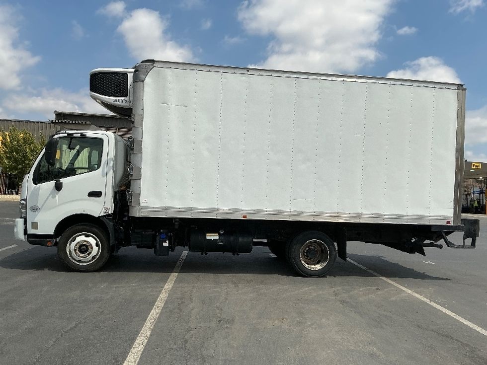 Refrigerated Truck-Light and Medium Duty Trucks-Hino-2019-195-Torrance-CA-112,661\n\t\tmiles-$ 52,250 - Image 4