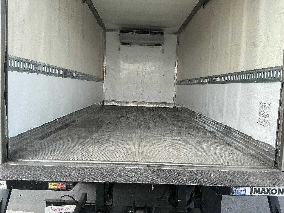 Refrigerated Truck-Light and Medium Duty Trucks-Hino-2019-195-Torrance-CA-112,661\n\t\tmiles-$ 52,250 - Image 6