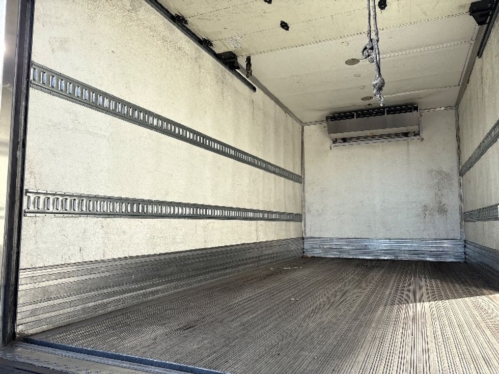 Refrigerated Truck-Light and Medium Duty Trucks-Hino-2019-195-Torrance-CA-150,887\n\t\tmiles-$ 46,750 - Image 11