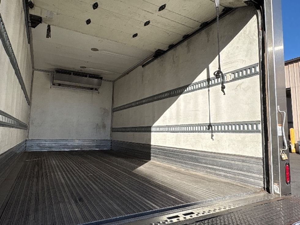 Refrigerated Truck-Light and Medium Duty Trucks-Hino-2019-195-Torrance-CA-150,887\n\t\tmiles-$ 46,750 - Image 12