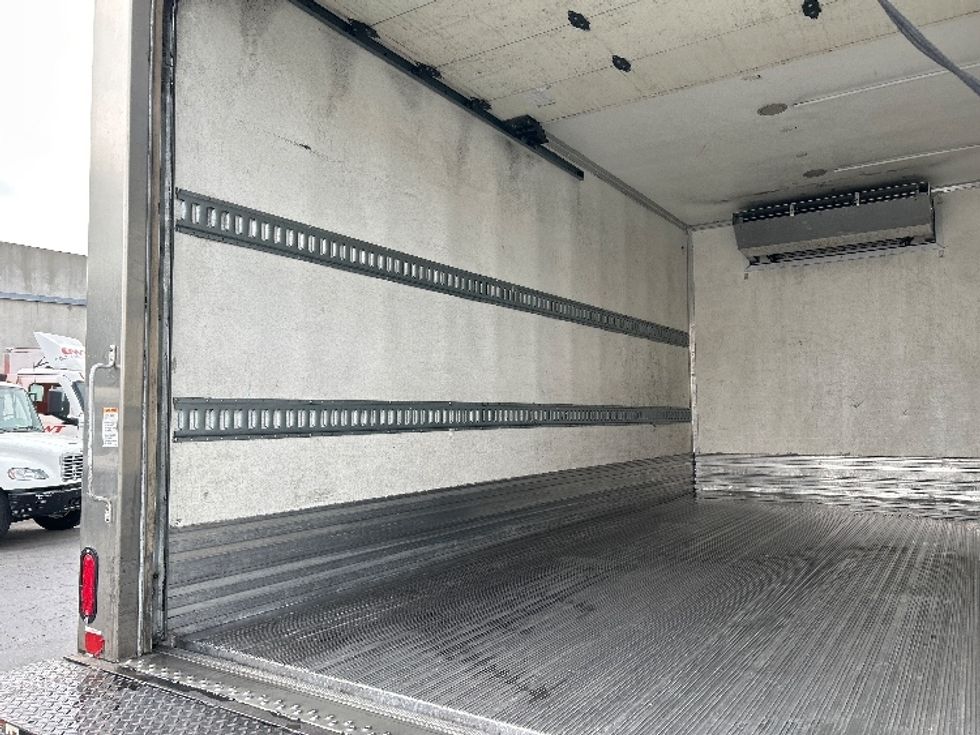 Refrigerated Truck-Light and Medium Duty Trucks-Hino-2019-195-Torrance-CA-156,356\n\t\tmiles-$ 48,500 - Image 11