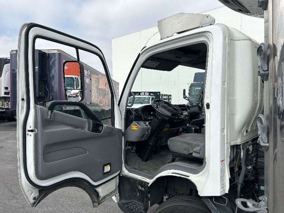 Refrigerated Truck-Light and Medium Duty Trucks-Hino-2019-195-Torrance-CA-156,356\n\t\tmiles-$ 48,500 - Image 16
