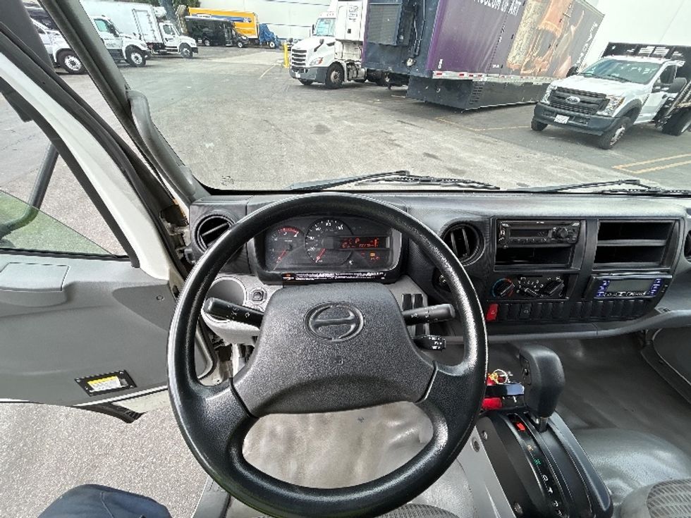 Refrigerated Truck-Light and Medium Duty Trucks-Hino-2019-195-Torrance-CA-156,356\n\t\tmiles-$ 48,500 - Image 18