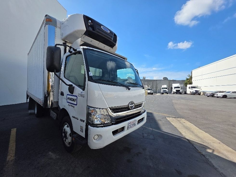 Refrigerated Truck-Light and Medium Duty Trucks-Hino-2019-195-Torrance-CA-177,291\n\t\tmiles-$ 42,750 - Image 1