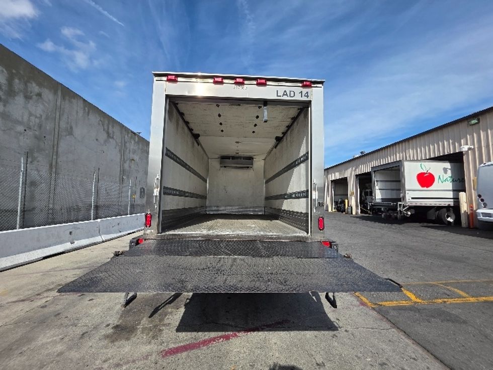 Refrigerated Truck-Light and Medium Duty Trucks-Hino-2019-195-Torrance-CA-177,291\n\t\tmiles-$ 42,750 - Image 10