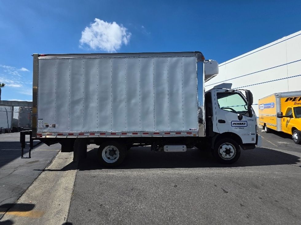 Refrigerated Truck-Light and Medium Duty Trucks-Hino-2019-195-Torrance-CA-177,291\n\t\tmiles-$ 42,750 - Image 15