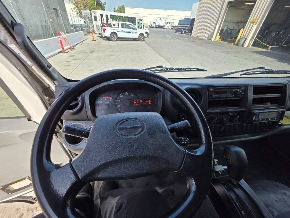 Refrigerated Truck-Light and Medium Duty Trucks-Hino-2019-195-Torrance-CA-177,291\n\t\tmiles-$ 42,750 - Image 18