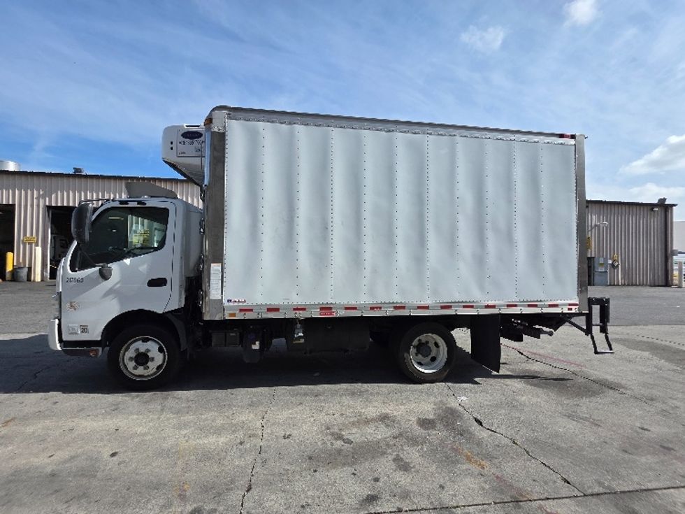 Refrigerated Truck-Light and Medium Duty Trucks-Hino-2019-195-Torrance-CA-177,291\n\t\tmiles-$ 42,750 - Image 4