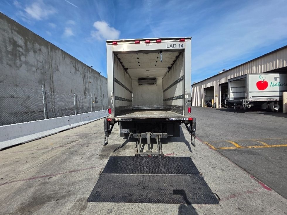 Refrigerated Truck-Light and Medium Duty Trucks-Hino-2019-195-Torrance-CA-177,291\n\t\tmiles-$ 42,750 - Image 9