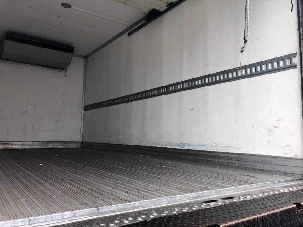 Refrigerated Truck-Light and Medium Duty Trucks-Hino-2019-195-Torrance-CA-78,875\n\t\tmiles-$ 54,750 - Image 11