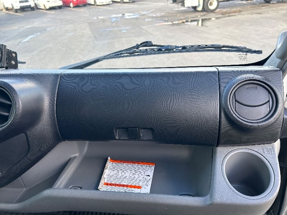 Refrigerated Truck-Light and Medium Duty Trucks-Hino-2019-195-West Sacramento-CA-115,145\n\t\tmiles-$ 52,250 - Image 21