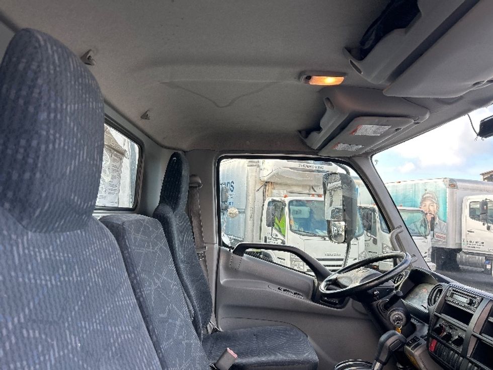 Refrigerated Truck-Light and Medium Duty Trucks-Hino-2019-195-West Sacramento-CA-115,145\n\t\tmiles-$ 52,250 - Image 22