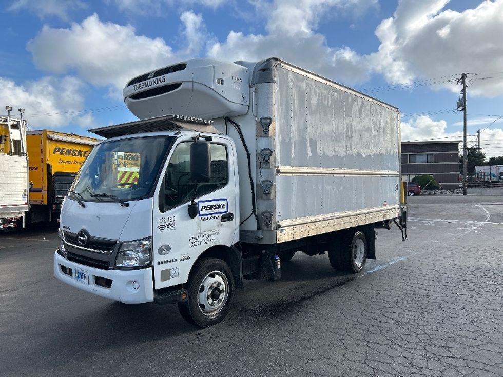 Refrigerated Truck-Light and Medium Duty Trucks-Hino-2019-195-West Sacramento-CA-115,145\n\t\tmiles-$ 52,250 - Image 3