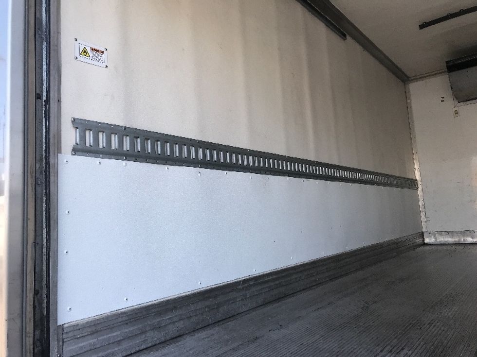 Refrigerated Truck-Light and Medium Duty Trucks-Hino-2019-195-West Sacramento-CA-202,253\n\t\tmiles-$ 35,250 - Image 10