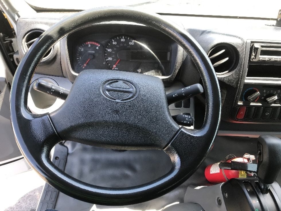 Refrigerated Truck-Light and Medium Duty Trucks-Hino-2019-195-West Sacramento-CA-202,253\n\t\tmiles-$ 35,250 - Image 17