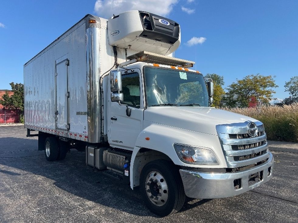 Refrigerated Truck-Light and Medium Duty Trucks-Hino-2019-258LP-Mississauga-ON-215,468\n\t\tkm-$ 71,250 - Image 1