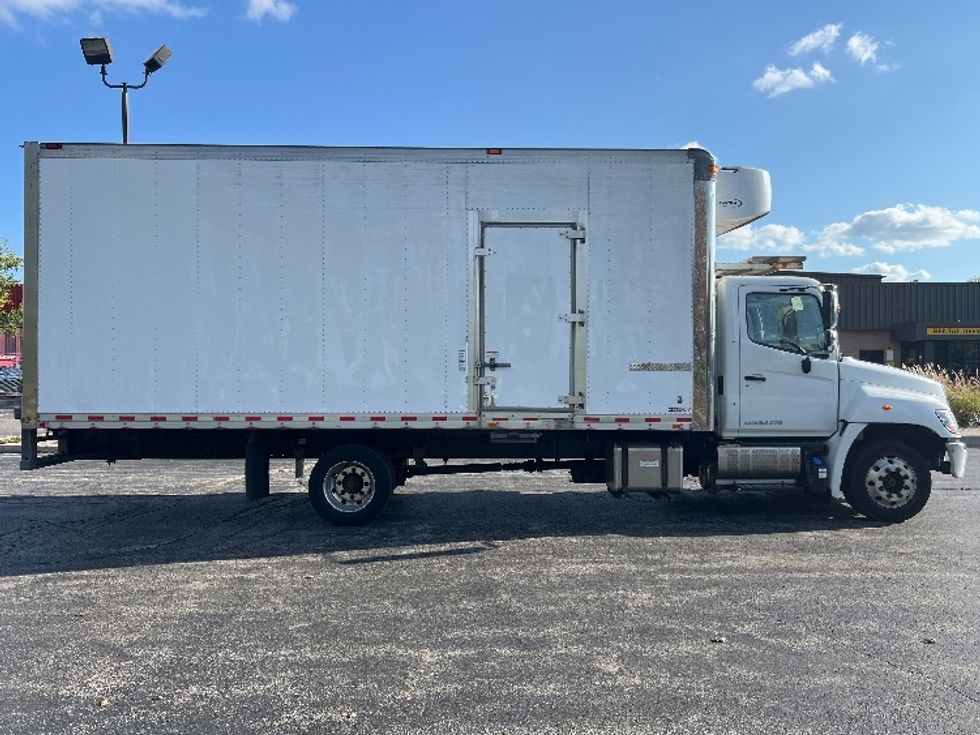 Refrigerated Truck-Light and Medium Duty Trucks-Hino-2019-258LP-Mississauga-ON-215,468\n\t\tkm-$ 71,250 - Image 14