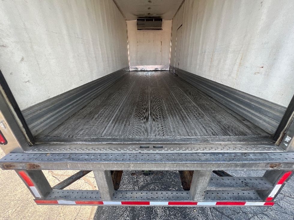 Refrigerated Truck-Light and Medium Duty Trucks-Hino-2019-258LP-Mississauga-ON-215,468\n\t\tkm-$ 71,250 - Image 9